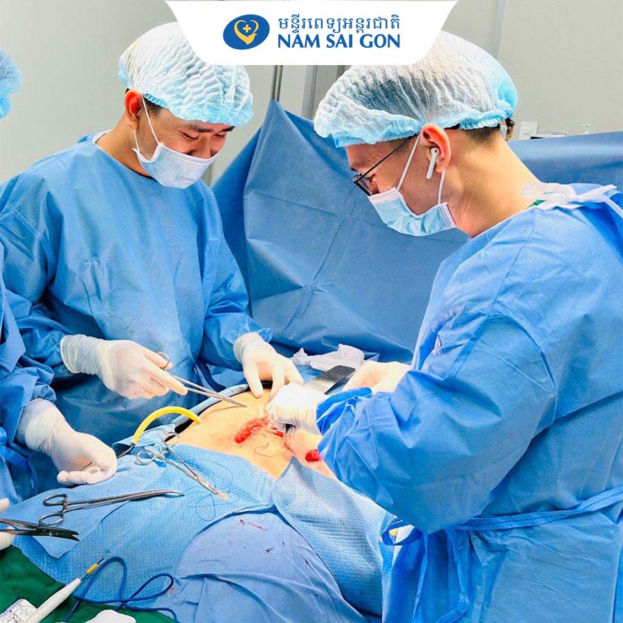 យកក្រួសចំនួន15គ្រាប់ចេញពីថង់ប្រមាត់ជួនលោកយាយអាយុ84ឆ្នាំម្នាក់ 6 framehinh1 1