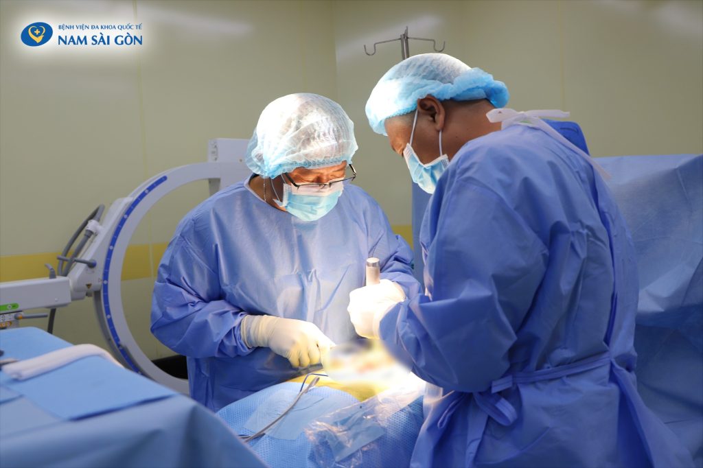 PHẪU THUẬT THAY KHỚP HÁNG VÀ NHỮNG ĐIỀU CẦN BIẾT 3 1718