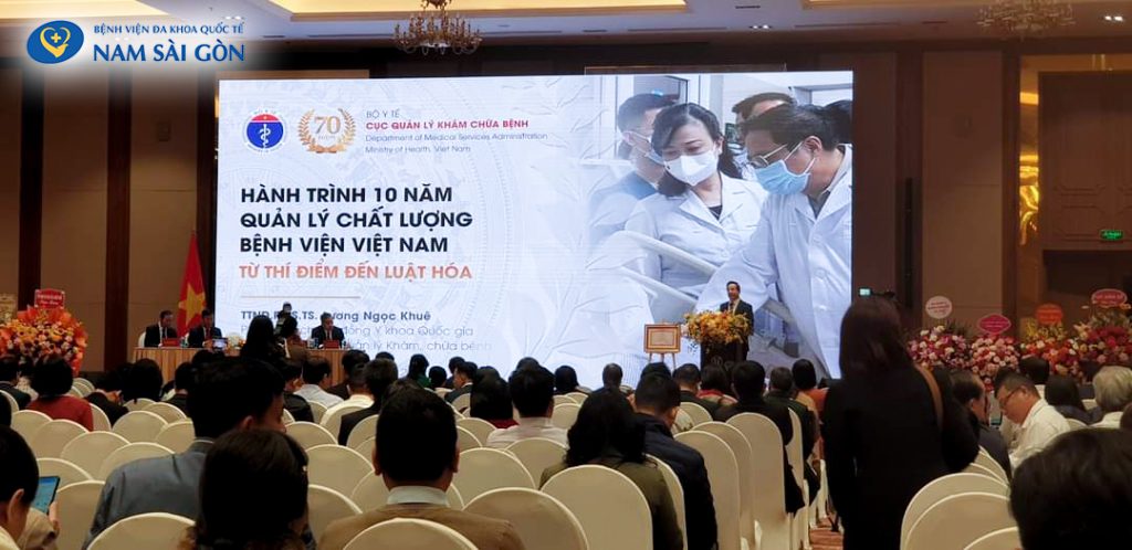 LỄ TRAO GIẢI THƯỞNG POSTER ĐỀ ÁN CẢI TIẾN CHẤT LƯỢNG BỆNH VIỆN TOÀN QUỐC 1 z4991603242355 5da238af6423366586552794fdc106b9 1