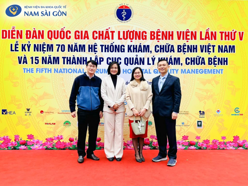 LỄ TRAO GIẢI THƯỞNG POSTER ĐỀ ÁN CẢI TIẾN CHẤT LƯỢNG BỆNH VIỆN TOÀN QUỐC 3 z4991603640663 1878aa26415bc25906df3fedaf9cd413 1 1