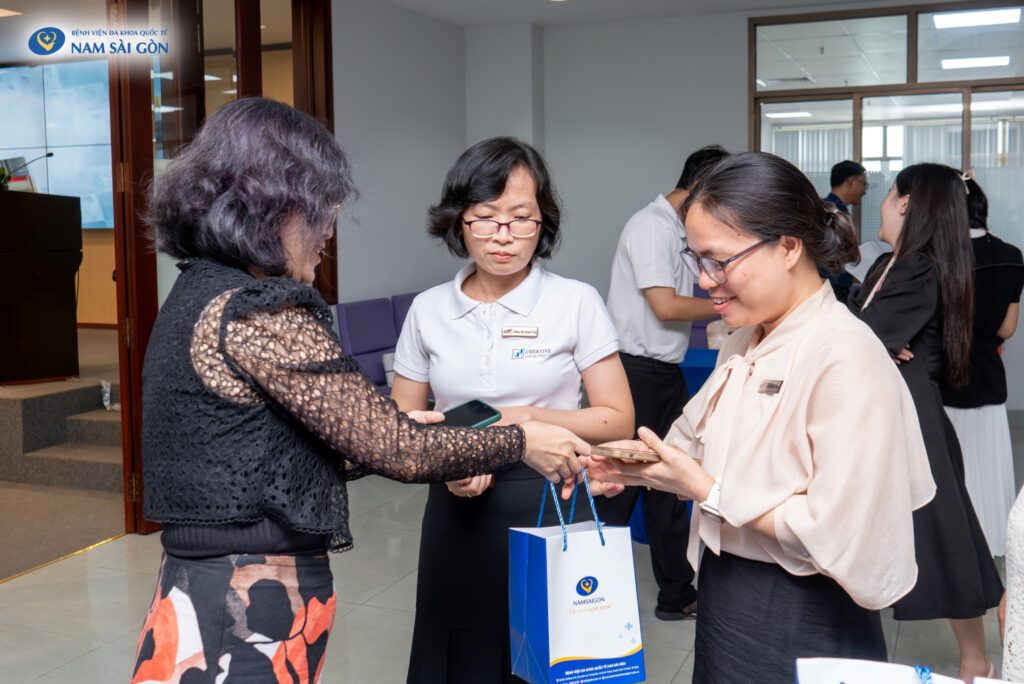 ĐỒNG HÀNH CÙNG TRƯỜNG ĐẠI HỌC TÔN ĐỨC THẮNG TẠI TỌA ĐÀM VỀ ĐỘT QUỴ NÃO 29 NIH01256 Enhanced NR