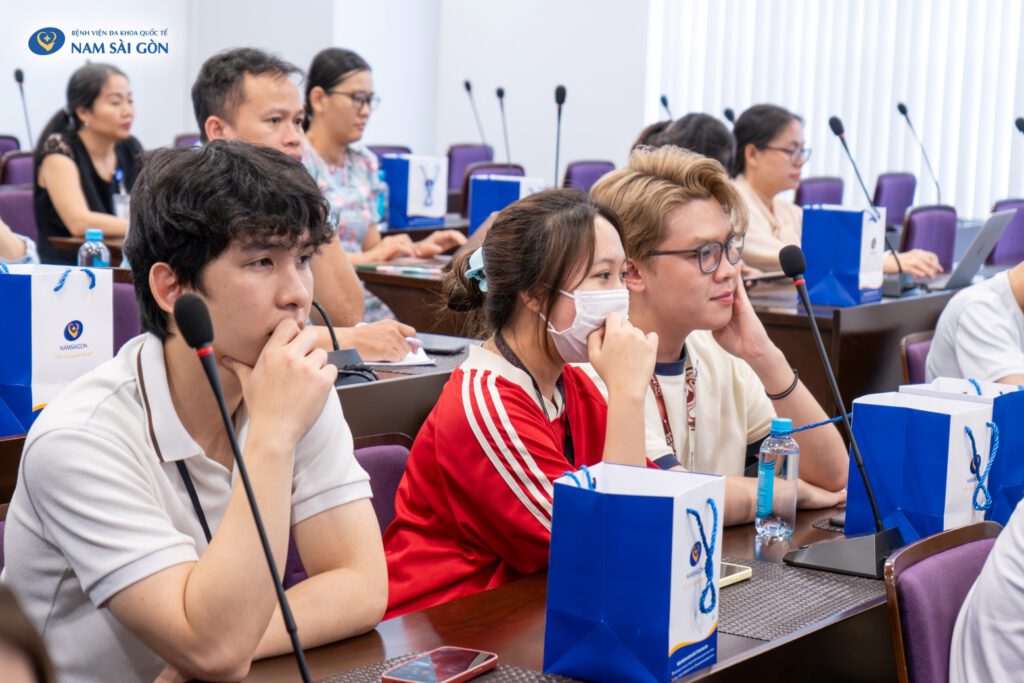ĐỒNG HÀNH CÙNG TRƯỜNG ĐẠI HỌC TÔN ĐỨC THẮNG TẠI TỌA ĐÀM VỀ ĐỘT QUỴ NÃO 26 NIH01401 Enhanced NR