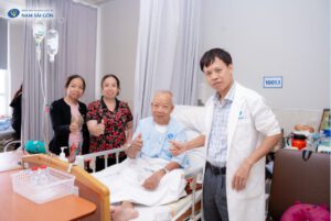 REMOVAL OF GIANT TUMOR “HUGGING” THE TRACHEA FOR A 75-YEAR-OLD MAN