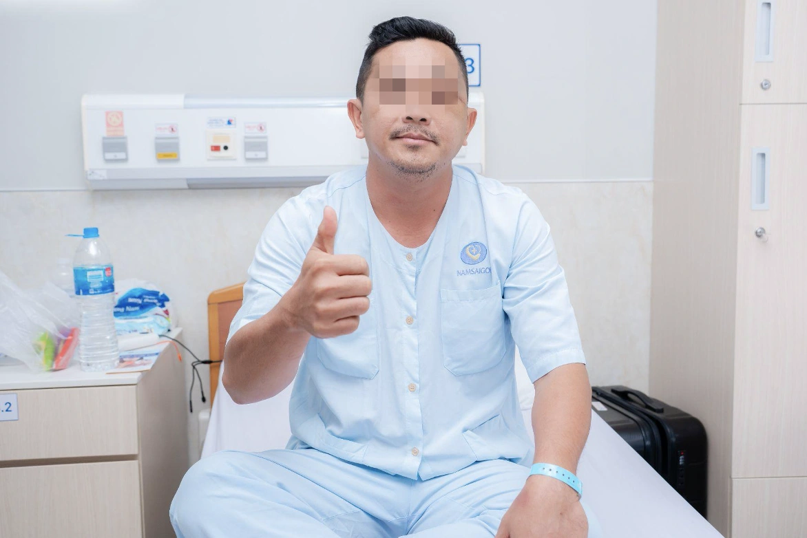 Căn bệnh quái ác khiến người đàn ông lồi mắt 4 năm, nguy cơ mù vĩnh viễn